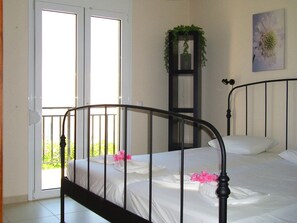 Huvila | 3 makuuhuonetta, yksilöllisesti kalustettu, vuodevaatteet