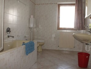 House | Bathroom - Comfy Holiday Home in Livigno near Ski Area (Livigno)