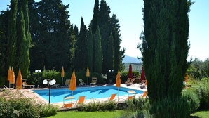 Unclassified image, 2 of 30, button - Hill View Holiday Home with Hot Tub, Pool & Garden in Impruneta (Impruneta)