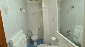 Unclassified image, 5 of 30, button - Hill View Holiday Home with Hot Tub, Pool & Garden in Impruneta (Impruneta)