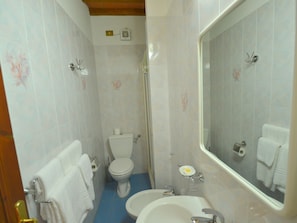 Shower, towels