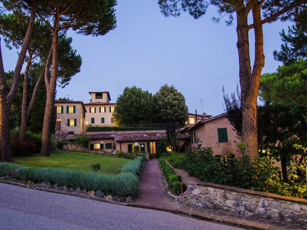 House | Exterior - Villa in Siena With Pool and Tuscan Views (Siena)