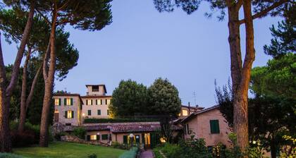 Villa in Siena With Pool and Tuscan Views