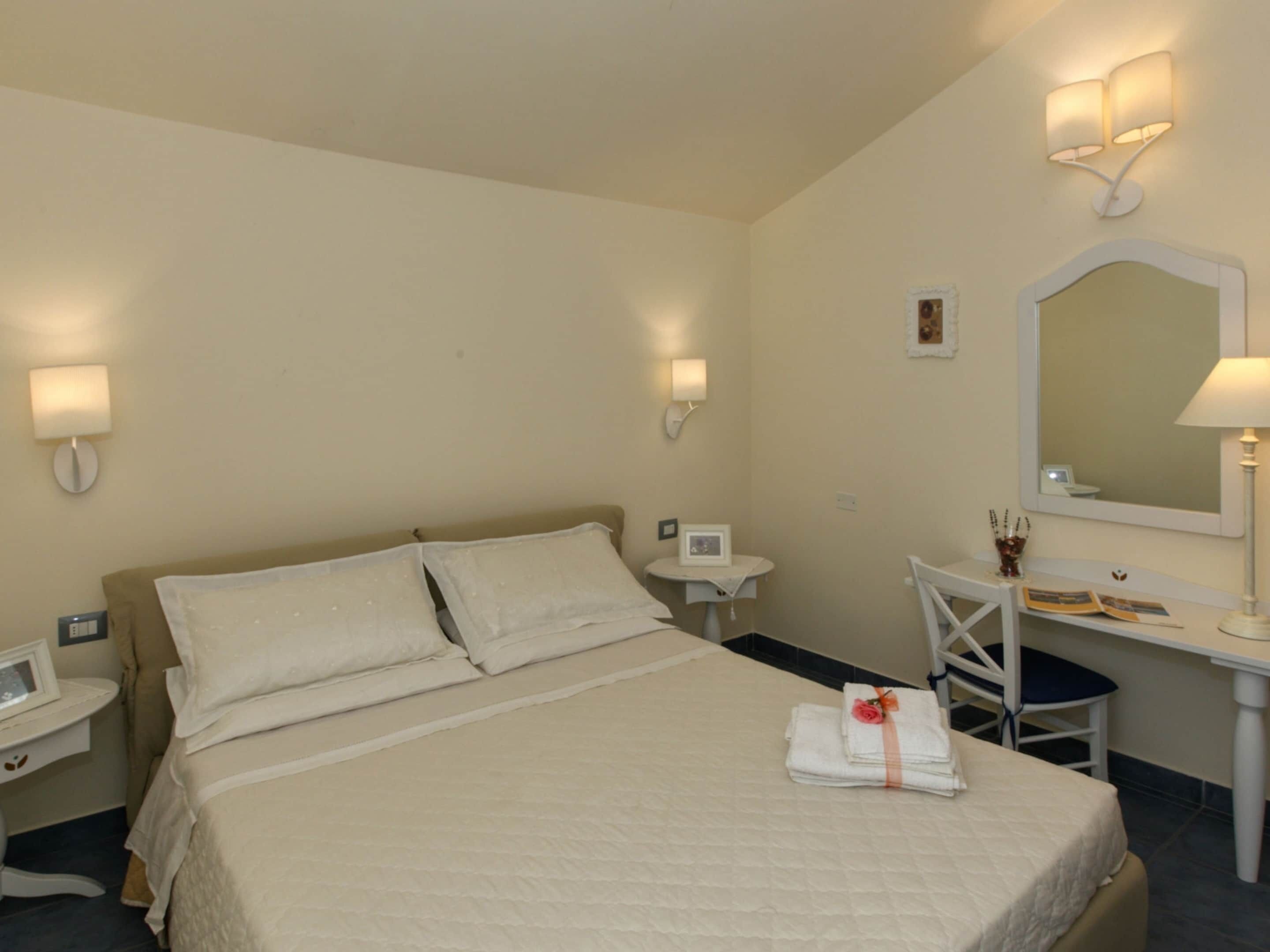 2 bedrooms, bed sheets