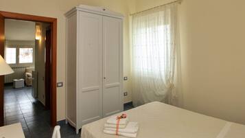 2 bedrooms, bed sheets