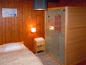 2 bedrooms, individually furnished, bed sheets