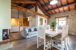 House | Dining - Tranquil Farmhouse in Sestino (Sestino)