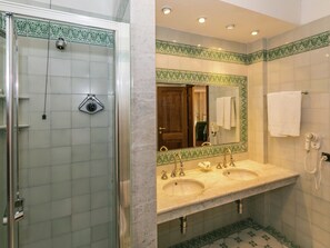 House | Bathroom