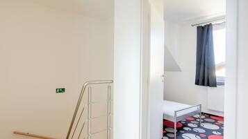 3 chambres, ameublement personnalisé, draps fournis