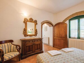 House | 1 bedroom, individually furnished, bed sheets - Tuscan Farmhouse With Pool (San Gimignano)