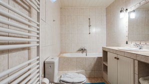 Unclassified image, 4 of 30, button - Simplistic Apartment in Wien near Belvedere Castle (Vienna)