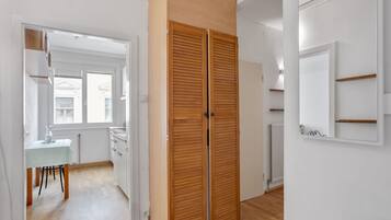 1 habitación y ropa de cama