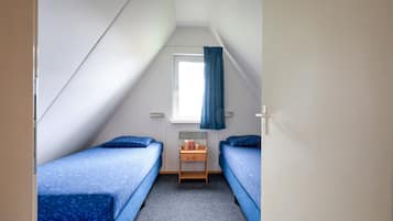 House | 3 bedrooms, individually furnished, bed sheets