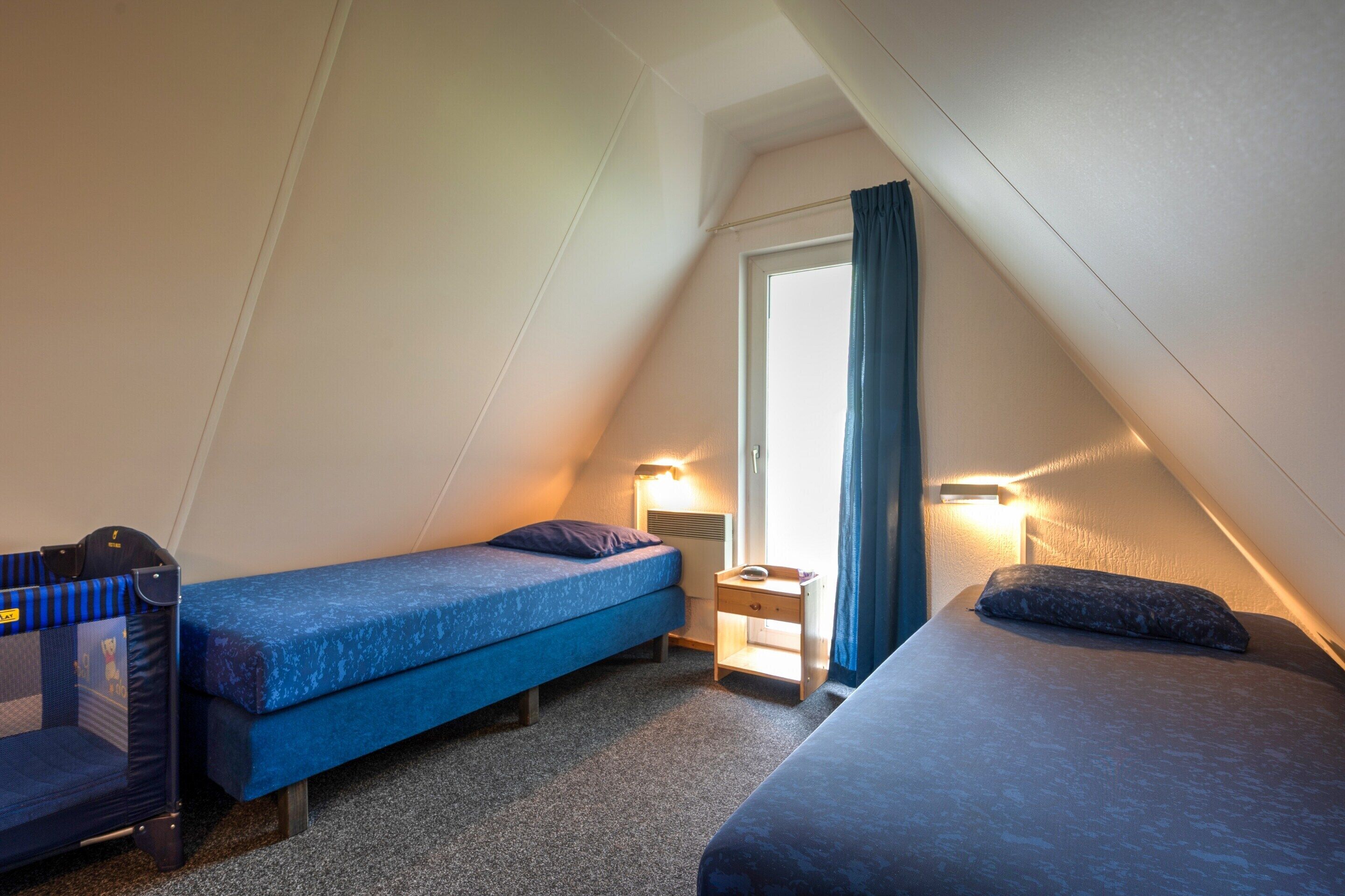 House | 3 bedrooms, individually furnished, bed sheets