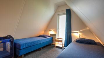 House | 3 bedrooms, individually furnished, bed sheets