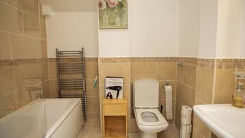 House | Bathroom | Bathtub, towels