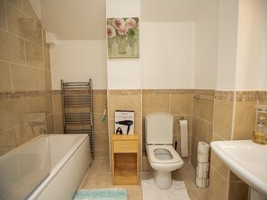 House | Bathroom - Peaceful Holiday Home in Hatfield near Hatfield House (Hatfield)