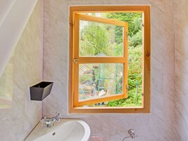 House | Bathroom