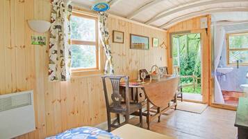 House | 1 bedroom, bed sheets