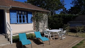 Balcony - Charming Cottage in Normandy for Family Close to Seabeach (Tracy-sur-Mer)