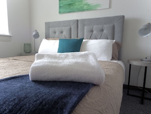 2 bedrooms, bed sheets