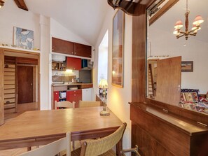 Dining - Lush Holiday Home in Sainte-croix-de-caderle With Terrace (Sainte-Croix-de-Caderle)