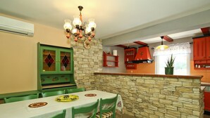 Dining - Luxurious Holiday Home in Kaštel With Swimming Pool (Buje)