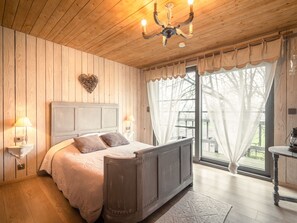 7 chambres, ameublement personnalisé