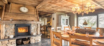 Beautiful Holiday Home with Hot Tub, Sauna & Monumental Fireplace