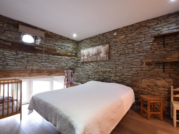 House | 5 bedrooms, bed sheets - Bertrix Mill With Sauna (Bertrix)