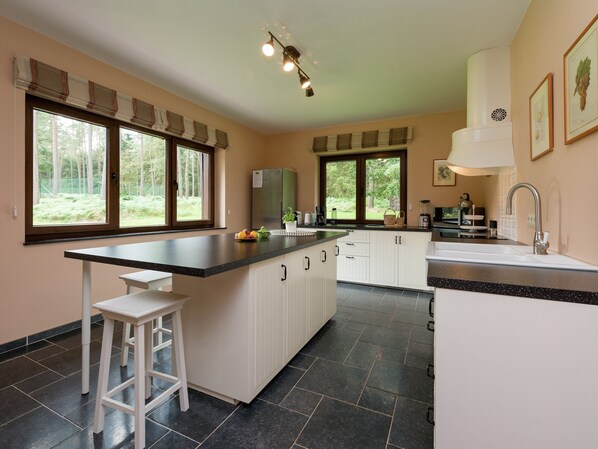 Villa | Cuisine privée | Chaise haute