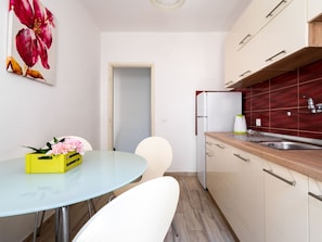 Apartment | Private kitchen - Simplistic Apartment in Rogoznica near Sea Beach (Rogoznica)