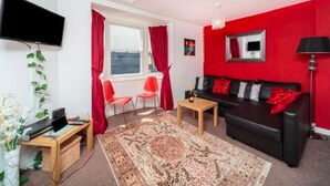 Living room - Sprawling Group Apartment in Brighton near Royal Pavilion (Brighton)