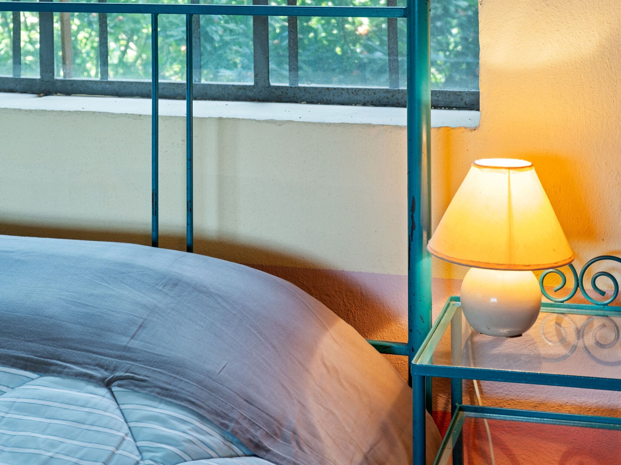 4 bedrooms, bed sheets