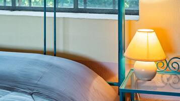 4 bedrooms, bed sheets