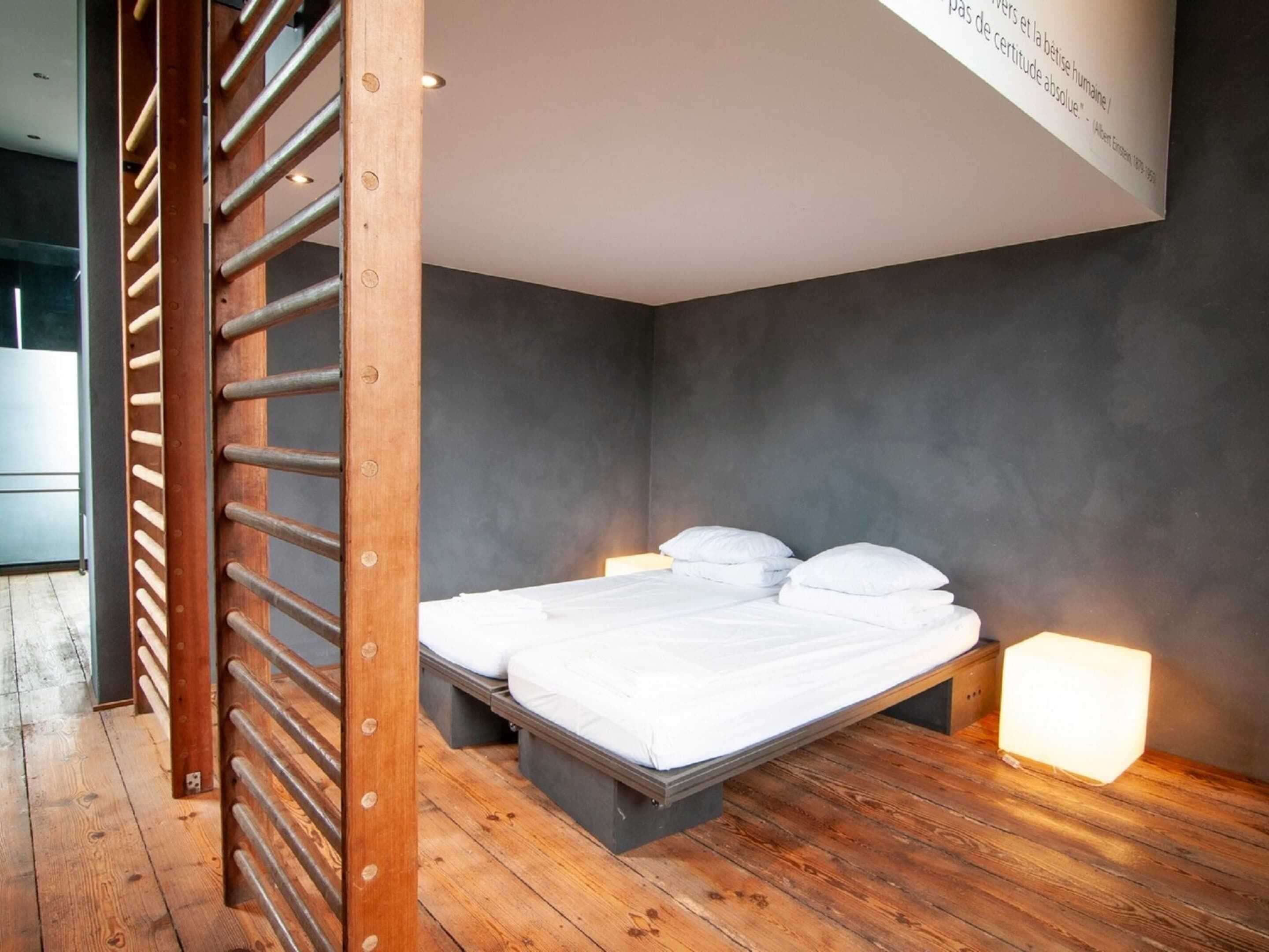 7 bedrooms, individually furnished, iron/ironing board, bed sheets