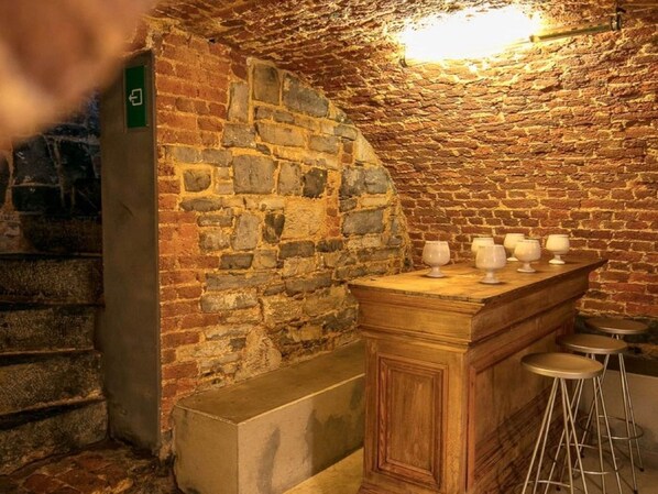 House | Game room