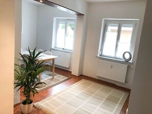 Reception - Attractive Apartment in Freiberg near Center (Freiberg)