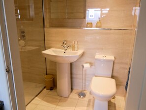 House | Bathroom | Bathtub, towels