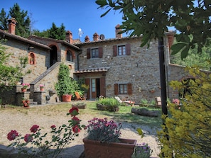 Exterior - Farmhouse With Swimming Pool at 700 Meters, Beautiful View (Cortona)