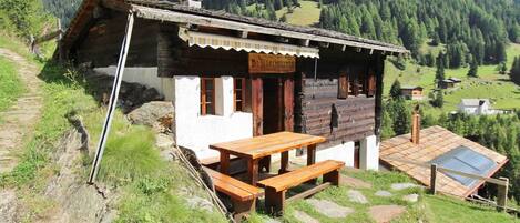 ชาเลท์ | บริเวณภายนอก