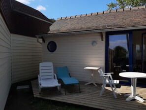 Balcony - Holiday Home in Normandy With Centre and Seabeach Nearby (Tracy-sur-Mer)