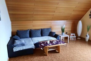 Apartment | Living area - Apartment in Westerwald With Private Balcony (Hohn)