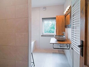 House | Bilik Mandi