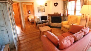 Fireplace, DVD player - Luxury Apartment in Verbier With Garden (Bagnes)