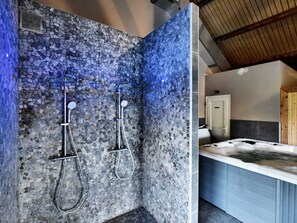 Villa | Bathroom | Shower - Villa in Durbuy With Swimming Pool (Durbuy)