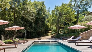 Unclassified image, 2 of 36, button