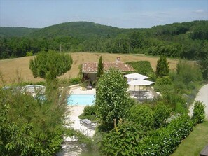 Exterior - Garden-view Holiday Home in Dégagnac With Jacuzzi (Degagnac)