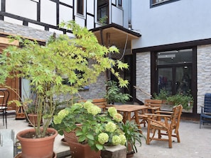 Balcony - Plush Apartment in Blankenburg near City Center (Blankenburg)