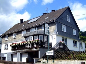 Exterior - Modern Apartment in Medebach With Large Balcony and Carport (Medebach)